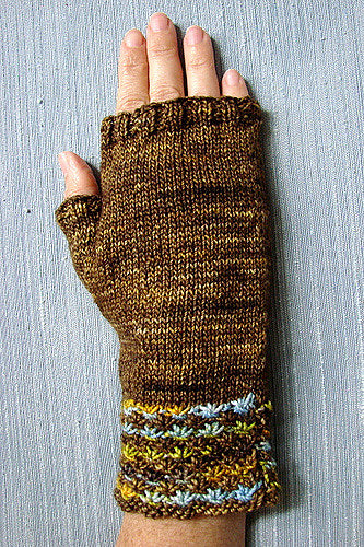 Daisy Mitts by Mary Kay Bishop