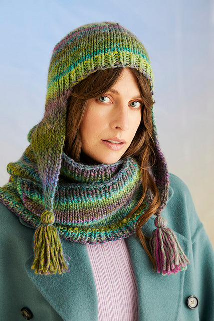 10709 Anemone Hat and Snood by Sirdar