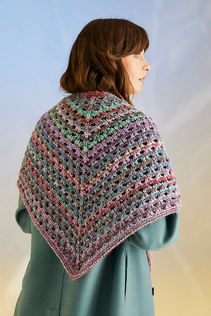 10711 Seashells Shawl by Sirdar