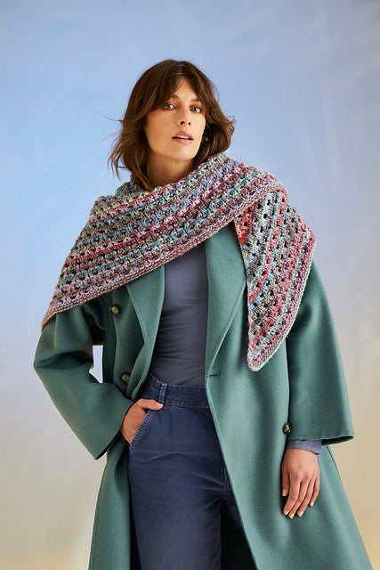 10711 Seashells Shawl by Sirdar