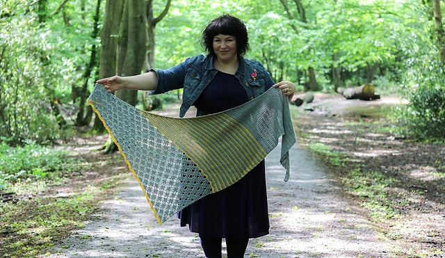 Runswick Shawl by Anna Nikipirowicz