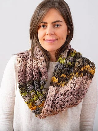 Baklava Cowl by Urth Yarns