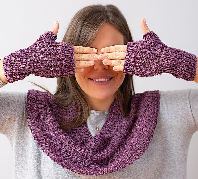 Filigree Mitts by Catherine Salter Bayar