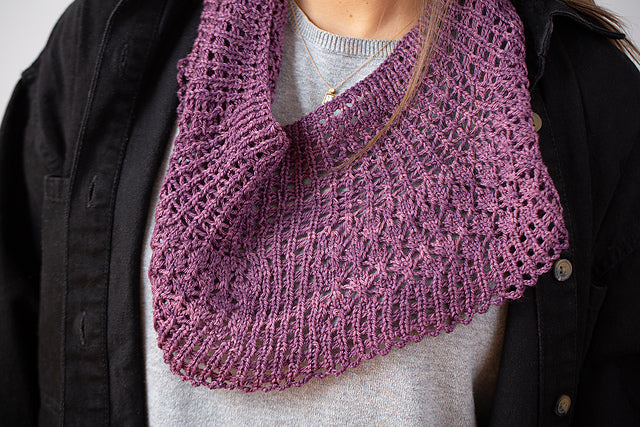 Filigree Cowl by Catherine Salter Bayar