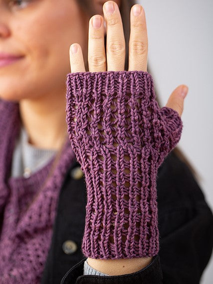 Filigree Mitts by Catherine Salter Bayar