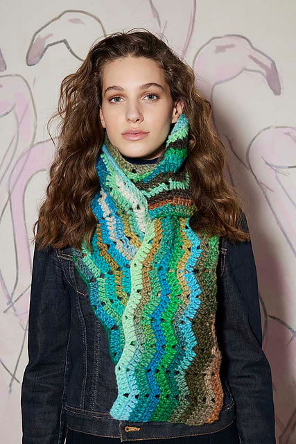 Crocheted scarf Zuzanna by LANGYARNS SWITZERLAND