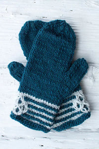 Taylor Pond Hat & Mittens by Lisa R. Myers