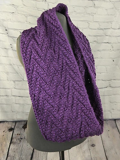 Zag Zig Cowl by Shannon Dunbabin