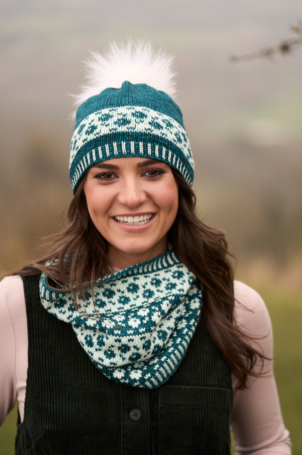 Carbonated Hat & Cowl Kit by Tanis Gray