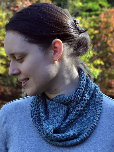 Savvy Cowl by Lindsay Lewchuk