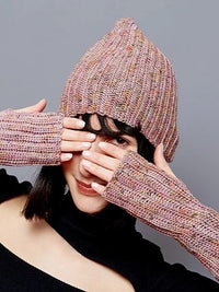 Edgewise Mitts by Nina Holubcova