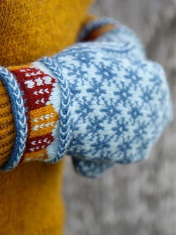 Trondheim Mittens by Sofia Capelle