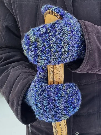 Junction Mittens by Mone Dräger