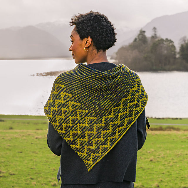 Kyria Shawl by Hanna Maciejewska