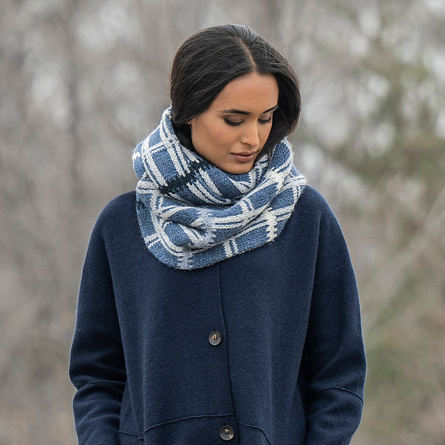 Blue Sky Fibers Aurora Infinity Cowl Kit