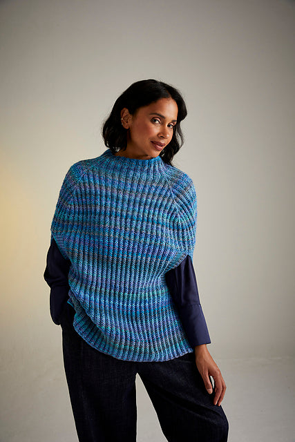 10721 Bellfolower Poncho by Sirdar