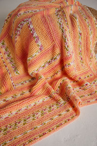 5574 Little Buds Blanket by Sirdar