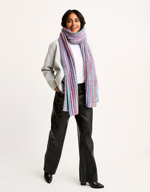 10811 Rich Seam Scarf by Sirdar