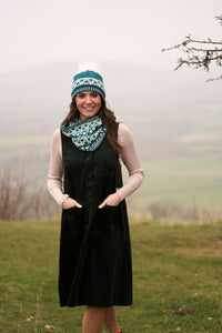 Carbonated Hat & Cowl Kit by Tanis Gray