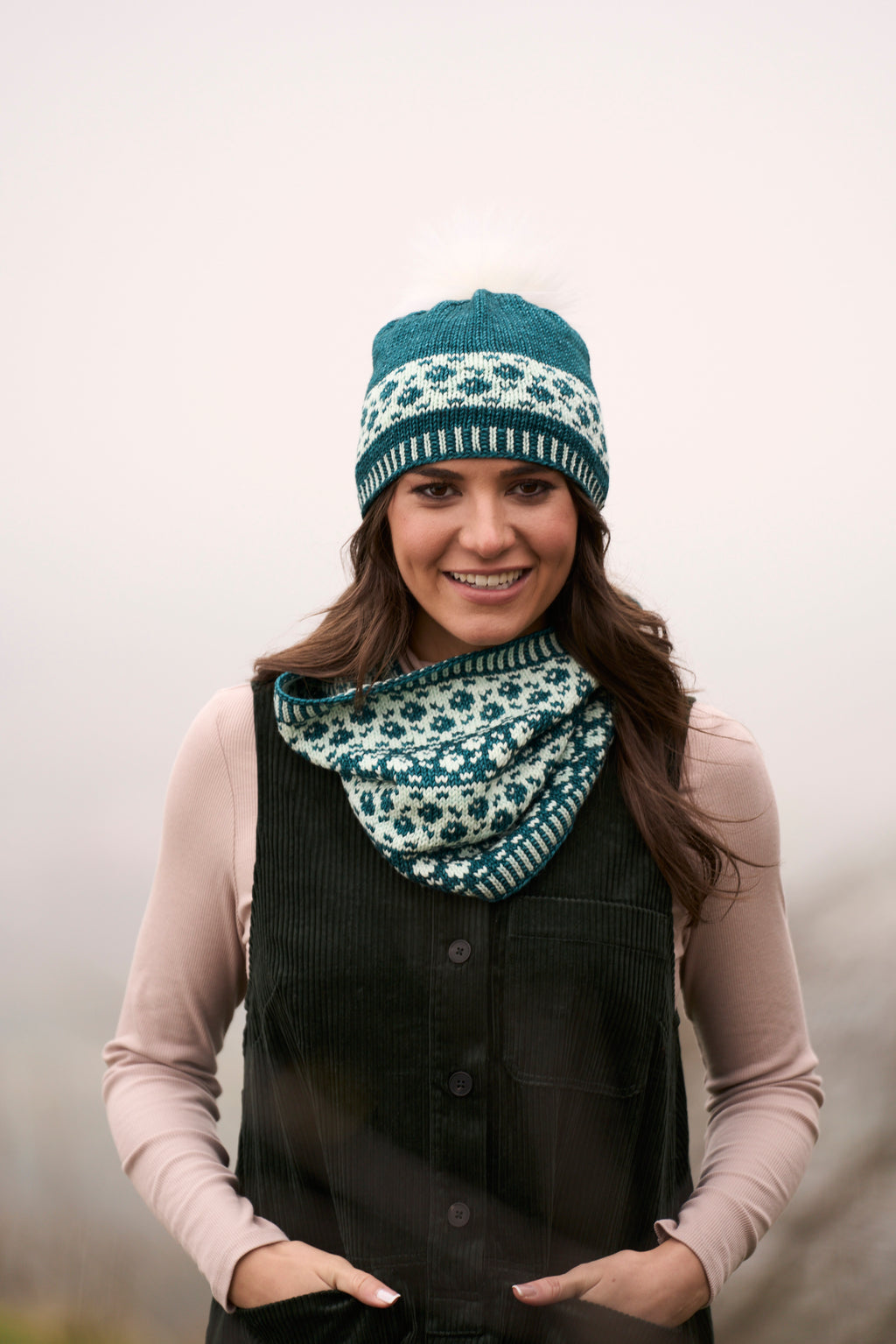 Carbonated Hat & Cowl Kit by Tanis Gray