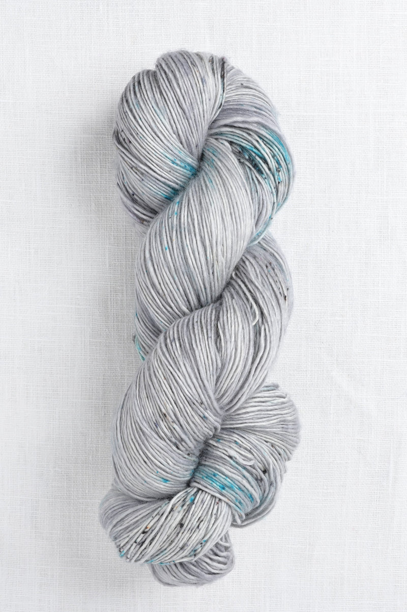 Madelinetosh Tosh Merino Light Finn vs. Phasma