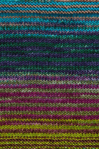 Urth Yarns Uneek Worsted 4012 swatch